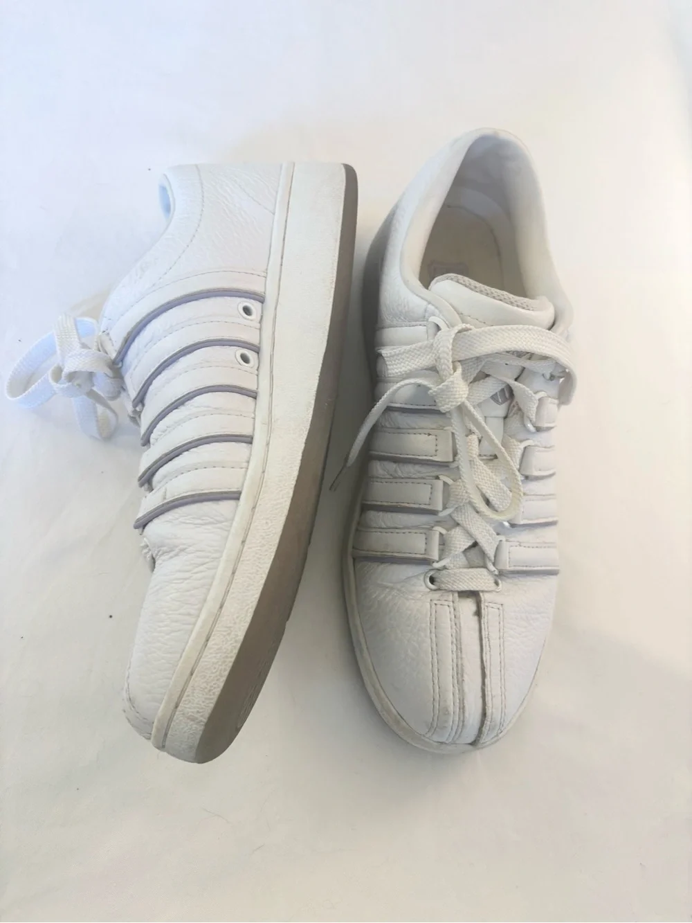 K Swiss women’s White Leather Casual Sneakers